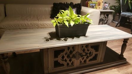 Coffee table with side table