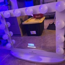 IMPRESSIONS BANITY SMART MIRROR