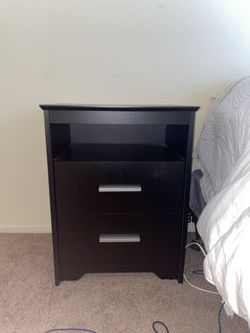 Night Stands/Side Tables  BLACK