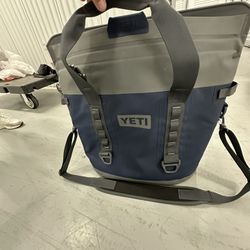 Yeti Hopper M30 Navy Blue Portable Soft Coolers with MagShield Access 