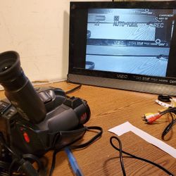 Panasonic PV-IQ205D Palmcorder VHS-C Camcorder Bundle Working 