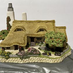 Brand New David Winter Cottage Handmade And Hand painted 1987