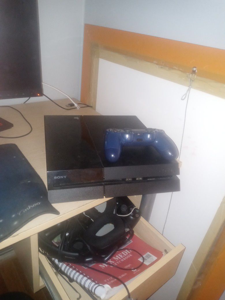 PS4 W A BLUE CONTROLLER 