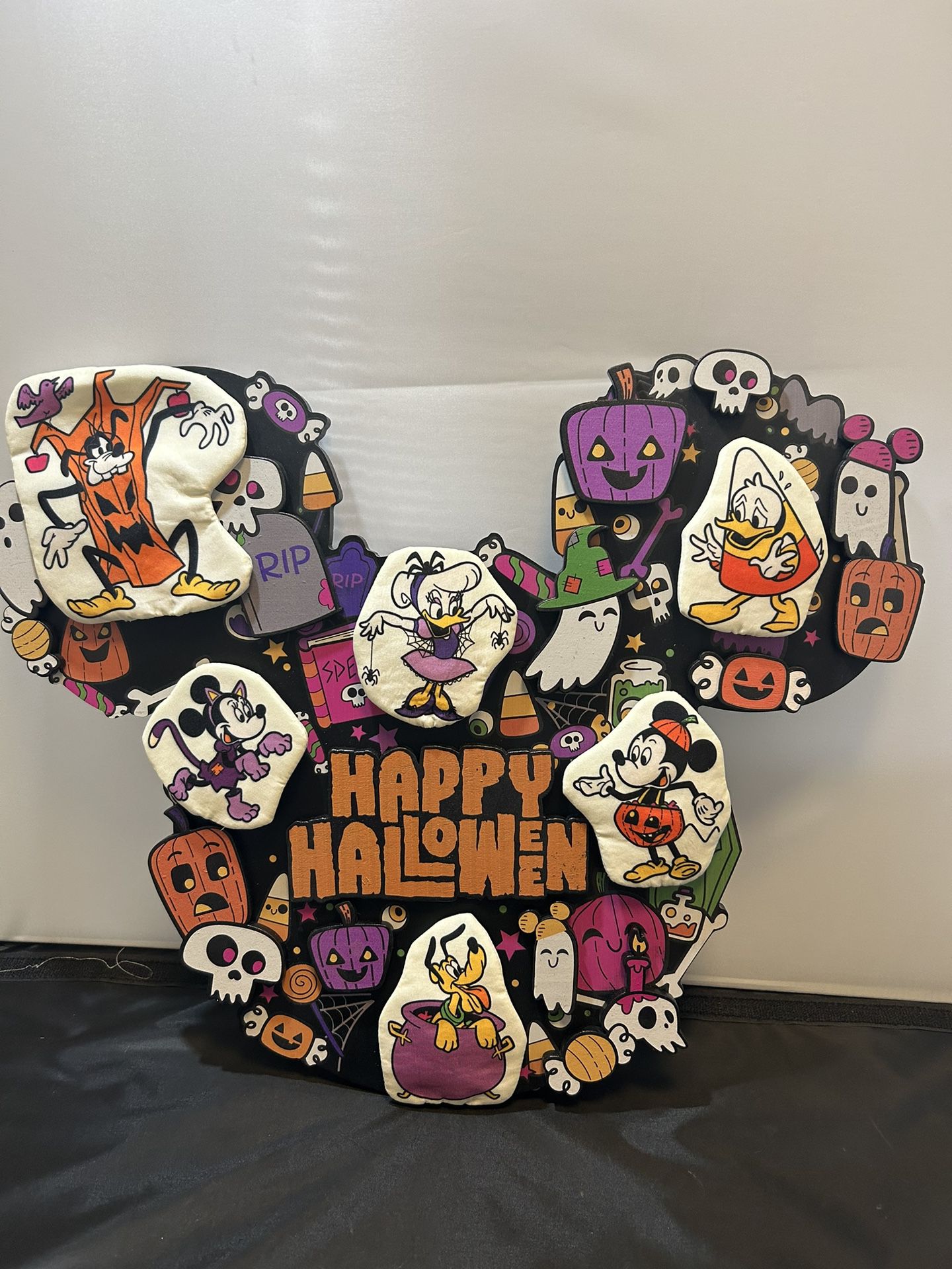 Disney Parks Mickey Mouse & Friends 'Happy Halloween Door Wreath New