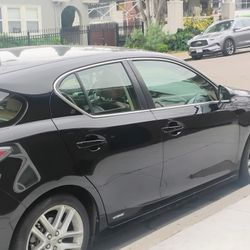 2016 Lexus CT 200 H Standard Features & Sunroof