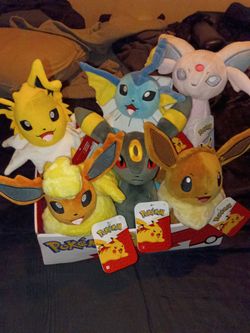 Eevee evolutions plush pokemon Flareon Sylveon Umbreon vaporeon Jolteon eevee