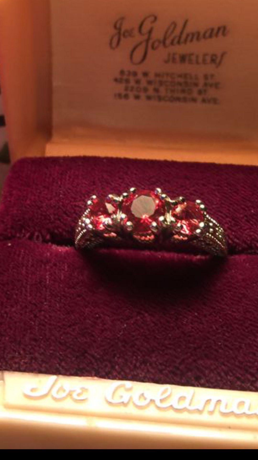 Rich Red 3 round Rubies set on quality 925 sterling silver band. Beautiful ring!!! Size 8 gift boxed. I ship plus free gift too ‘!!