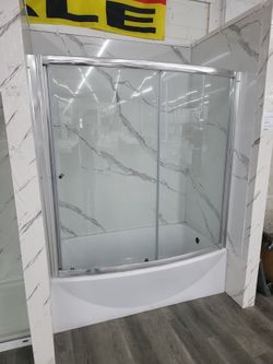 Bathtub & Glass Doors