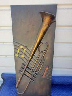 wall decor trumpet