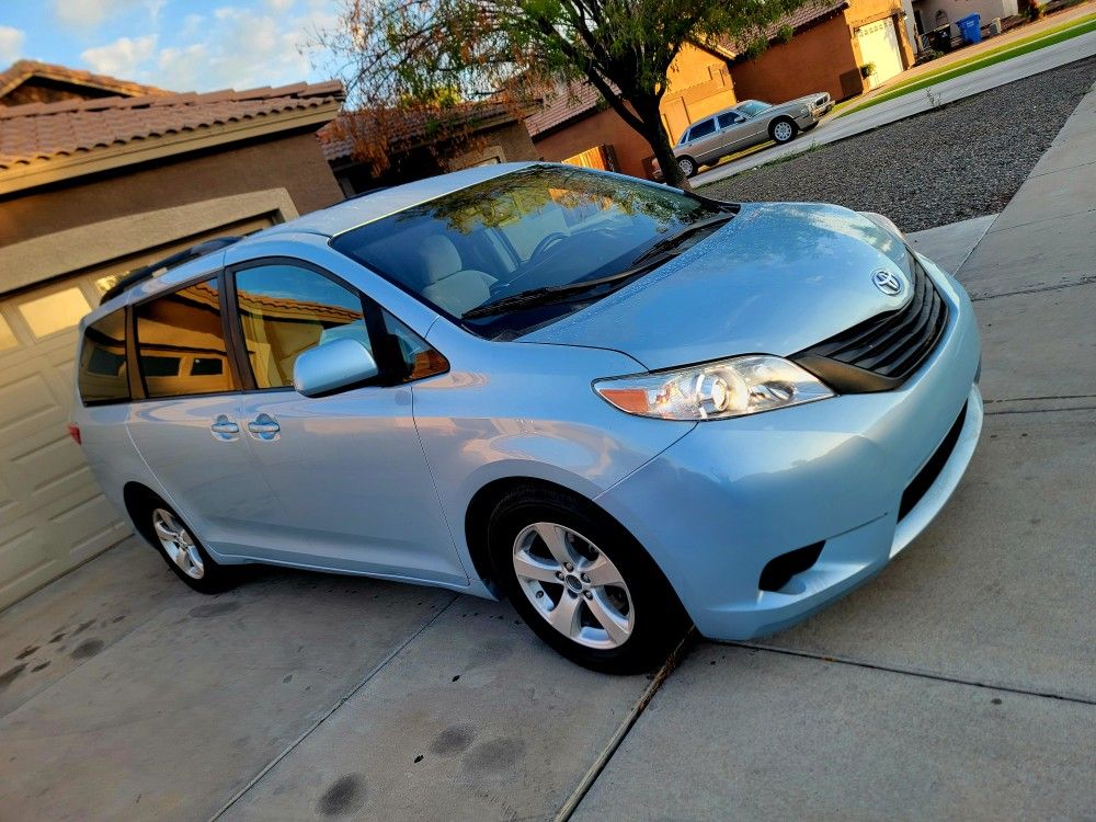 2015 Toyota Sienna