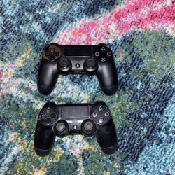 2 PS4 Controllers