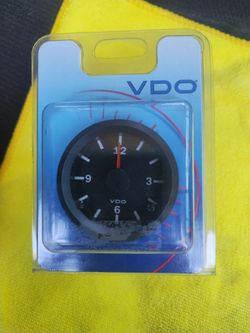 New 370-155 - VDO Analog Clock 12-24V Vision Black - VDO
$40
