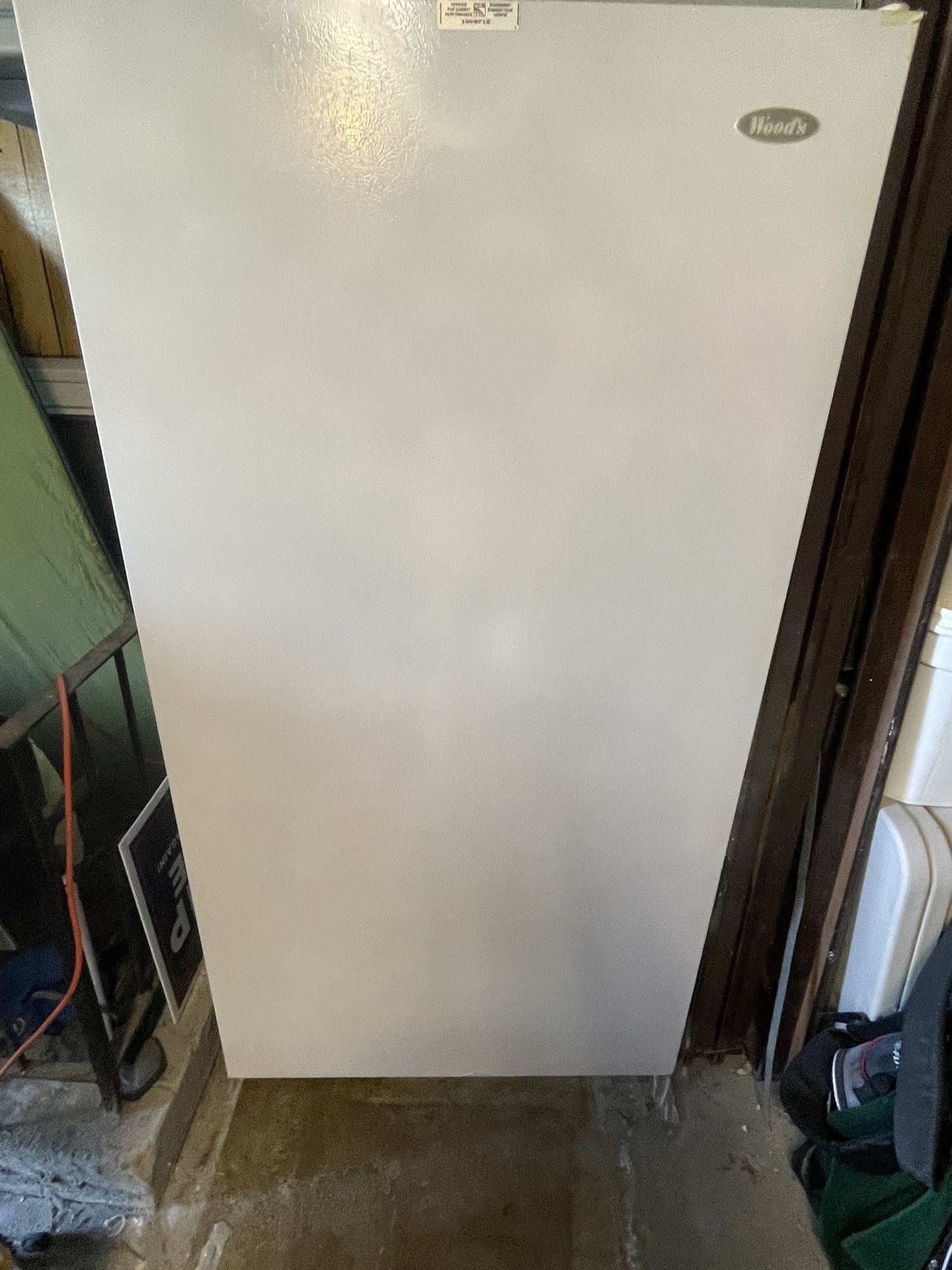UPRIGHT FREEZER