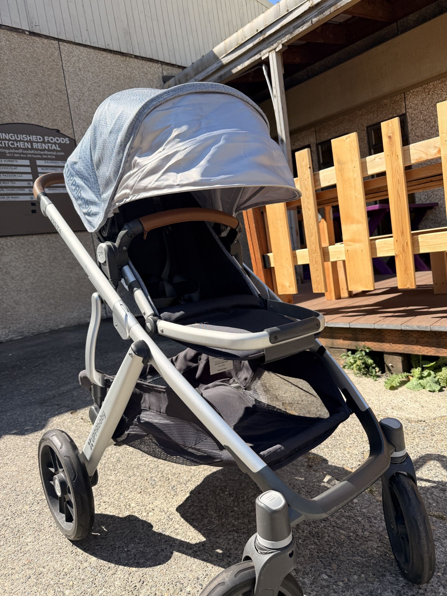 UPPAbaby Vista V2 Stroller/Convertible Single-to-Double System/Bassinet