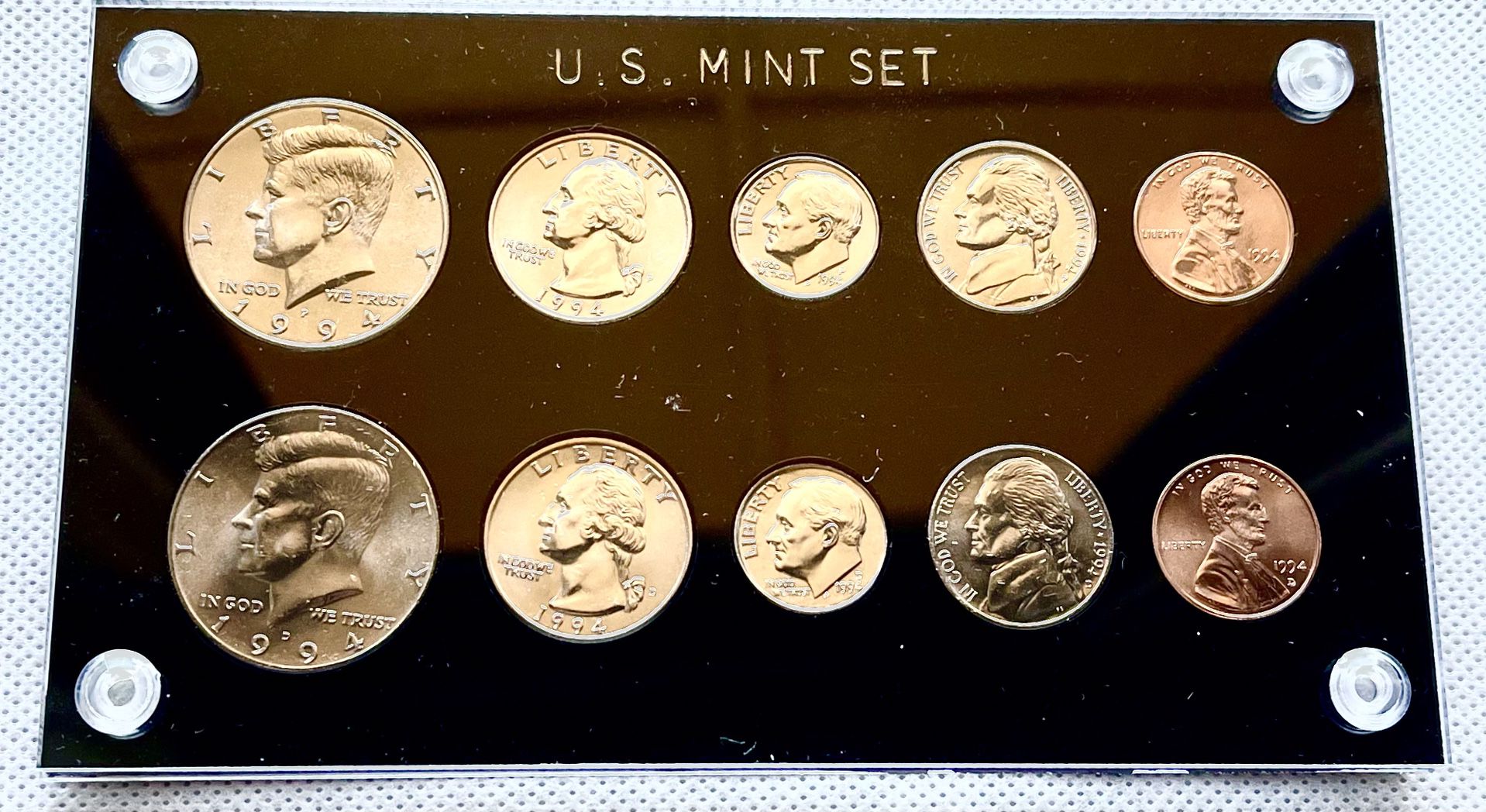 1994 - US Mint Set Philadelphia & Denver Mints, Brilliant Uncirculated In New Vintage Capital Holder.