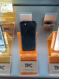 iPhone. 8 carrier unlocked 64 GB 250.00