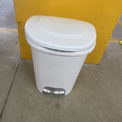 Trash Can $10 Little Damage On The Top 