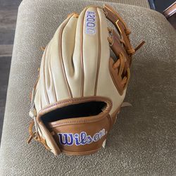 Wilson Fastpitch Glove