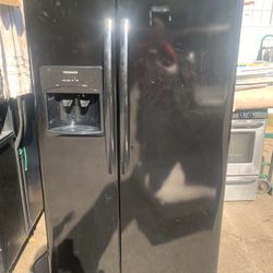 Side By Side  Refrigerator 