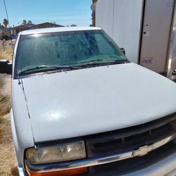 1999 Chevy S 10 Mini Truck 