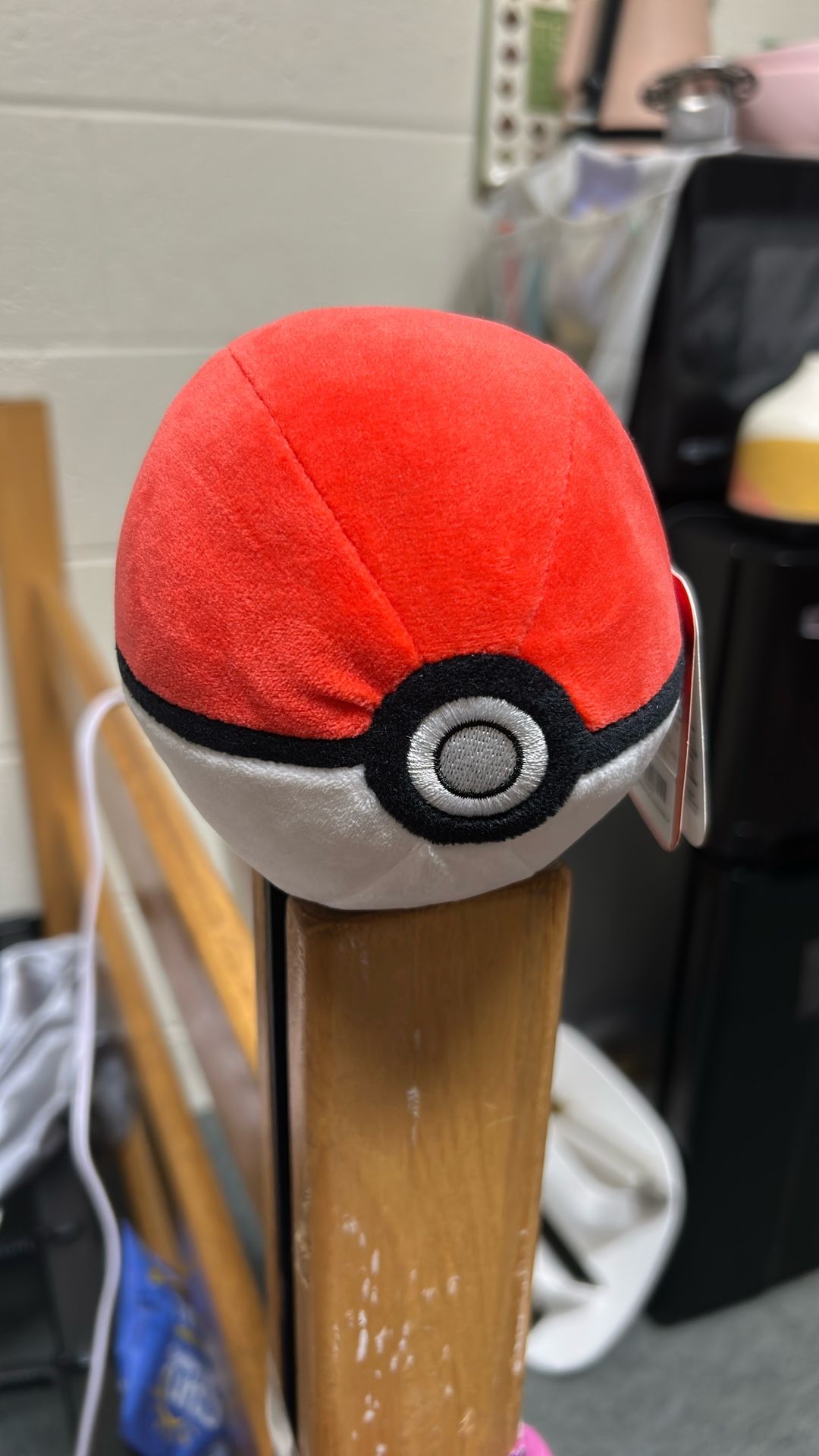 Pokémon Pokéball Plush