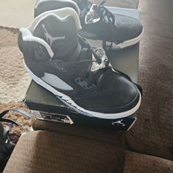 Kids   Jordan's  3.5 Excellent  Condtion 