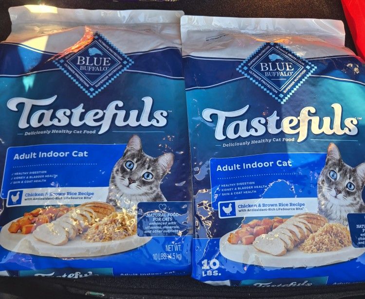 Vendo 2 Bolsas De Comida Para Gato De 10lbs Cada Una.