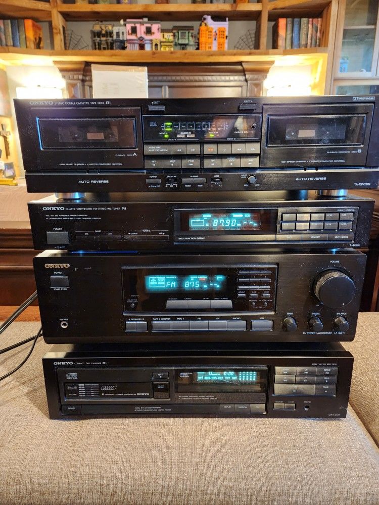 Onkyo 4 piece Rack Sterio system set in perfect working condition read description for details