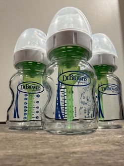 New in box Dr Browns natural flow 3-pack 5oz baby glass bottle anti colic