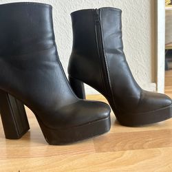 Platform Heel Boots. Black Shoes. Fashion Shoes