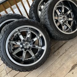 22x12 Fuel Maverick 2 Piece Wheels & 33s 6 LUG UNIVERSAL 6x5.5/6x135