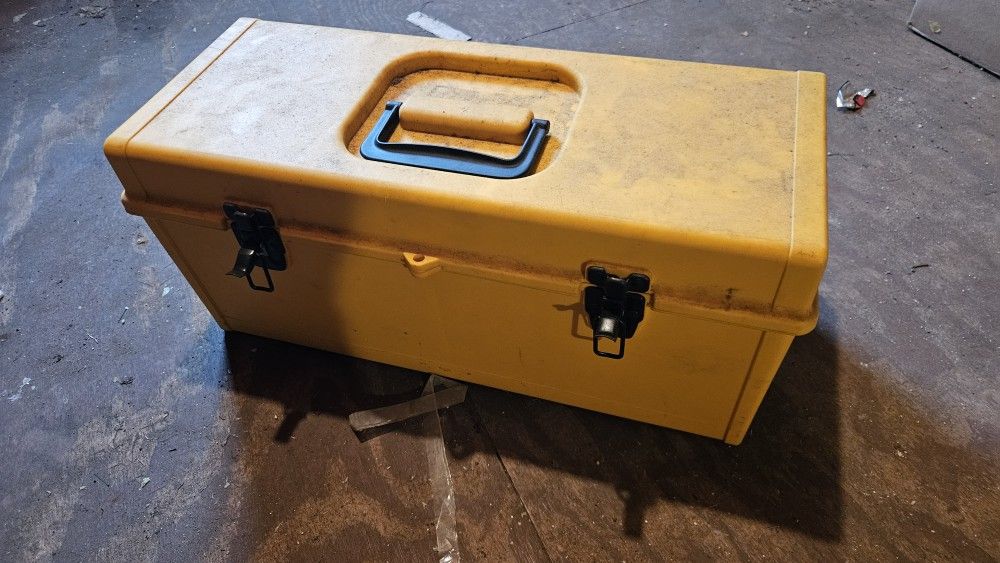Plastic Toolbox With Tray
