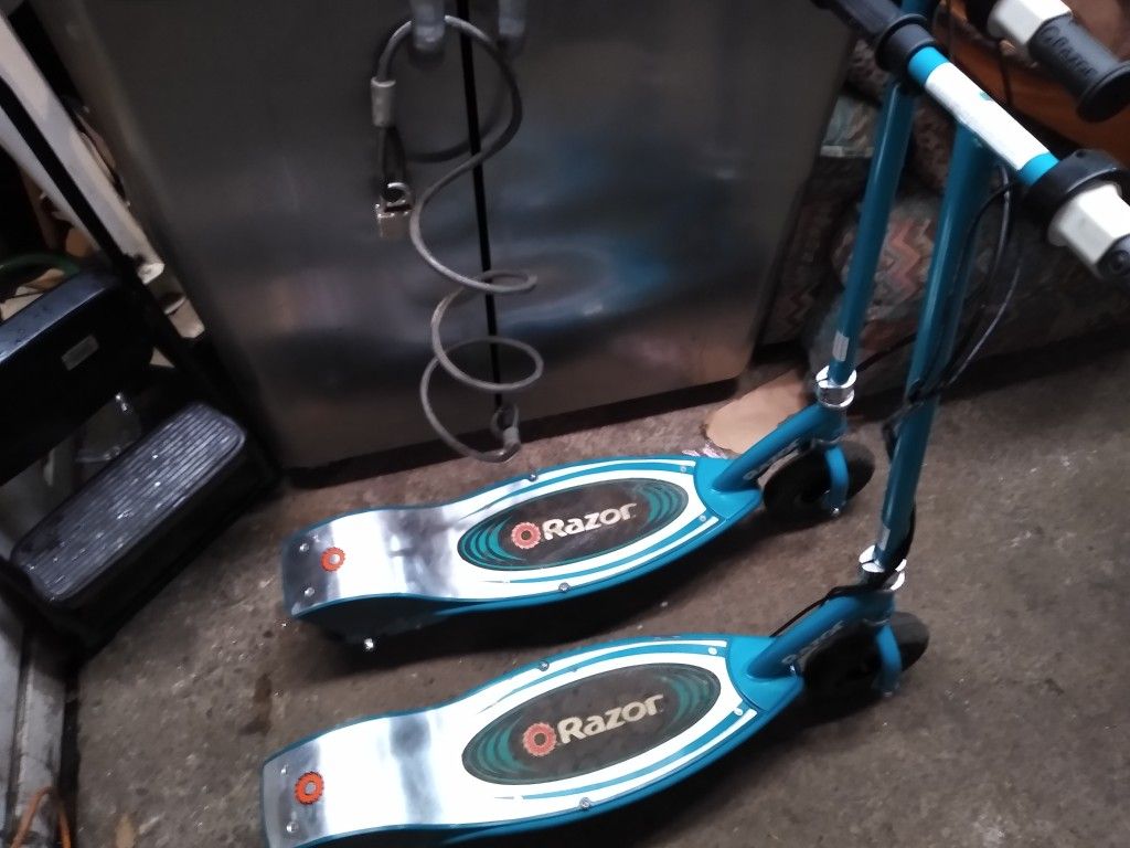 One Razor E200 Scooter