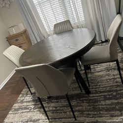 Round dining Table Set With 4 Chairs 