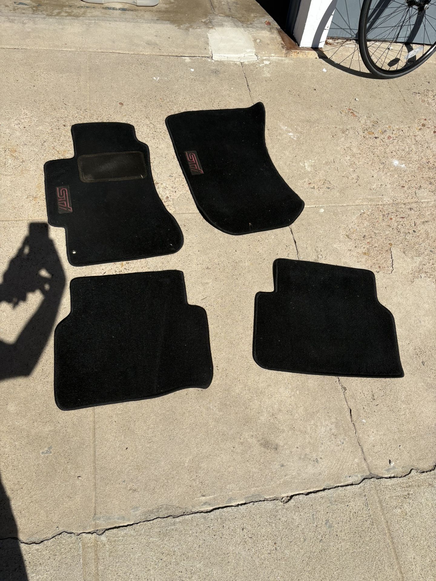 Subaru WRX STI 02-07 Black Floor Mats (cloth)