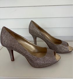 Bandolino gold heels