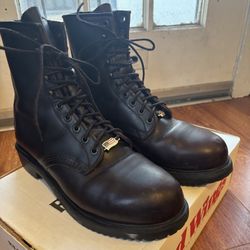 Red Wing 4412 Insulated Supersole Boots Size 8.5D (Steel Toe)