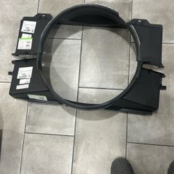 Fan Shroud For 99- 07 GMC Sierra 2500