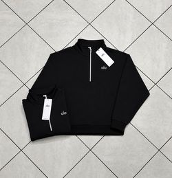 Brand new alo quarter zip unisex size: S-M-L-XL retail quality and tags
