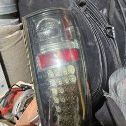 Chevrolet GMC Driver & Passenger Side Tail Light