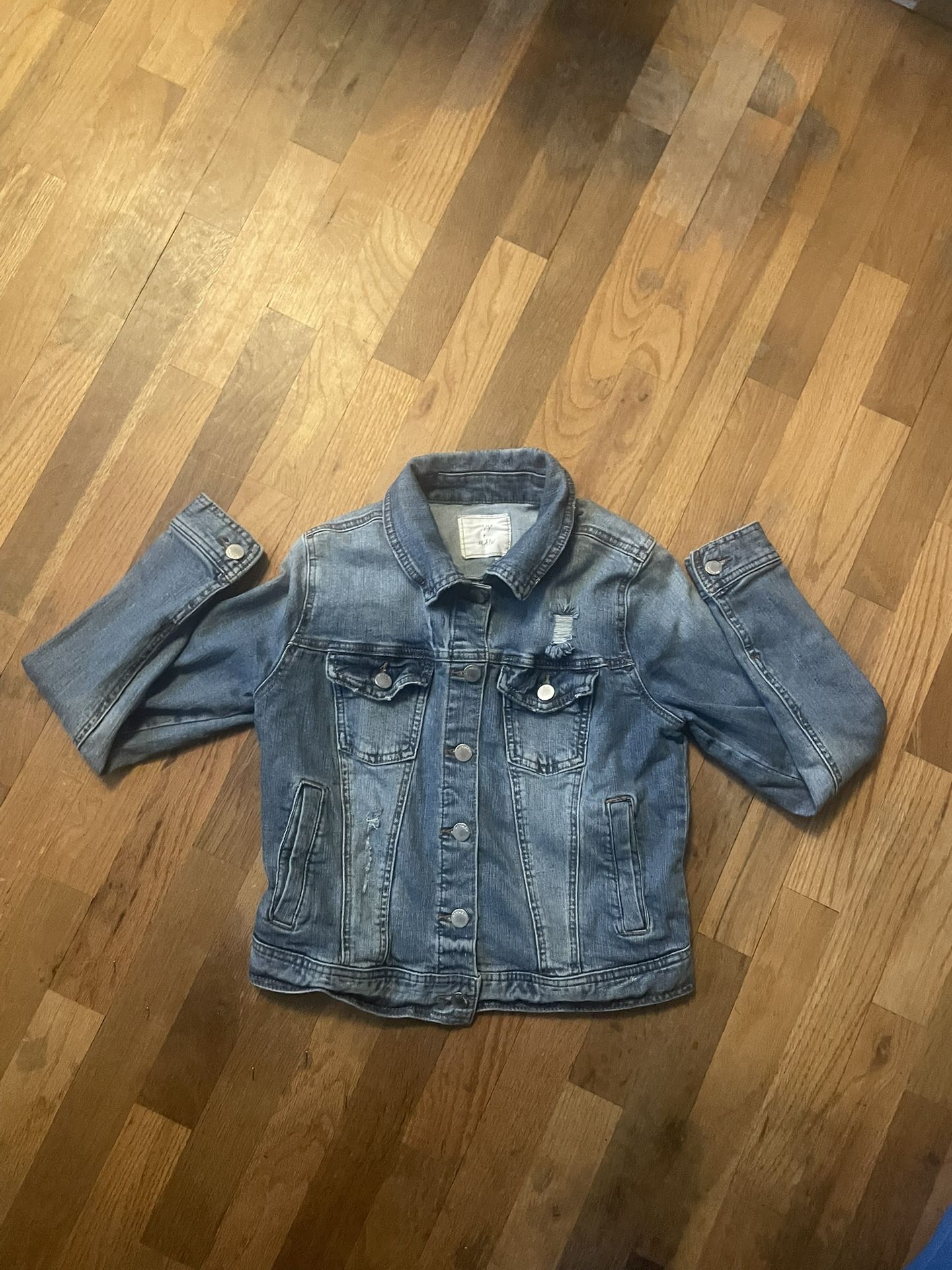 Ivy + Main Distressed Denim Jean Jacket. Women’s size small