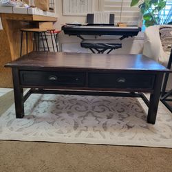 COFFEE TABLE SOLID WOOD 51×27 Inches.