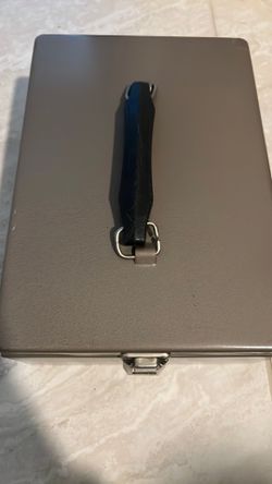 Metal safe box