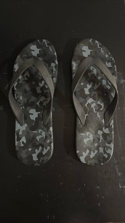 Grey Camo Flip Flops *brand new*
