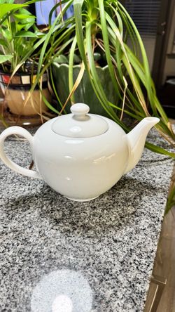 White Ceramic Teapot with Lid