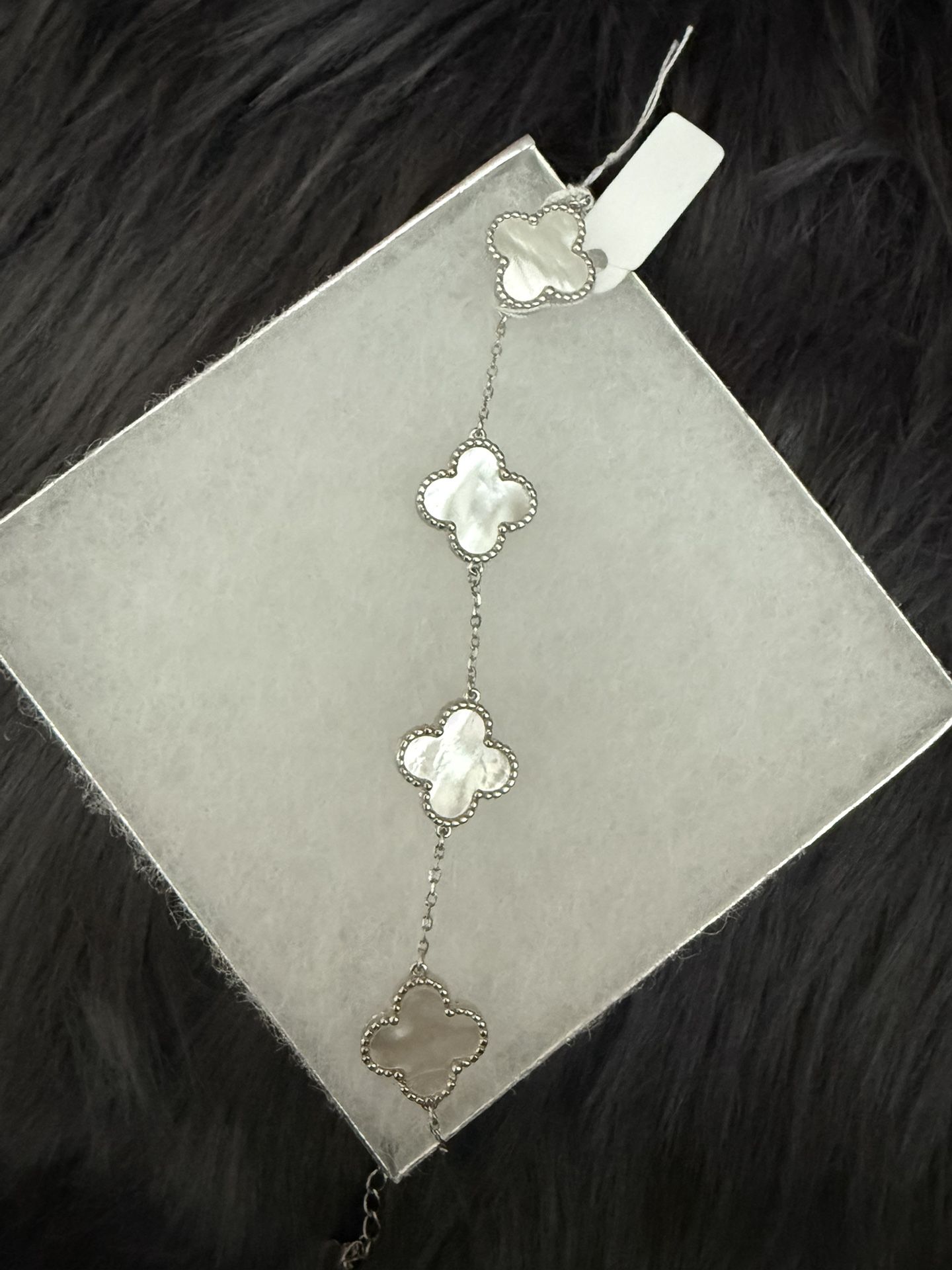 Beautiful 925 Silver White Clover Bracelet