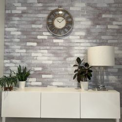 Like New White Tv Stand Cabinet Bench