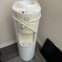 Water Dispenser