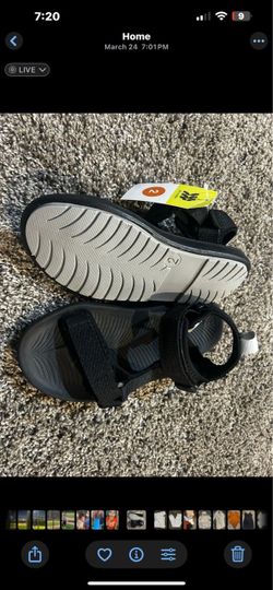 Little kids sandals