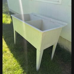 LOW PRICE MOVING- Shop Sink 